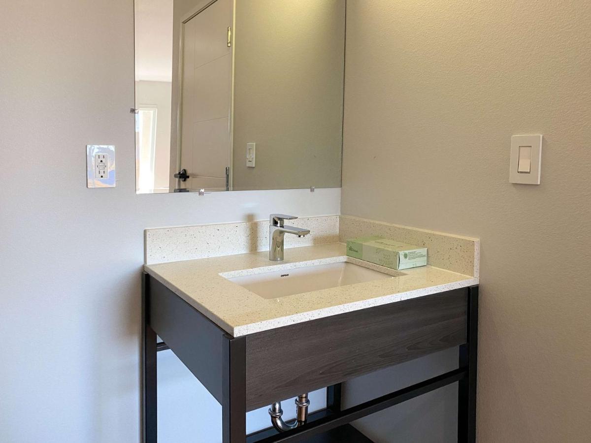 Studio 6 Suites Stockton, Ca Waterfront Zewnętrze zdjęcie